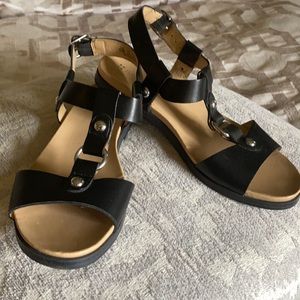 Naturalizer Women’s sandals size 5.5 M